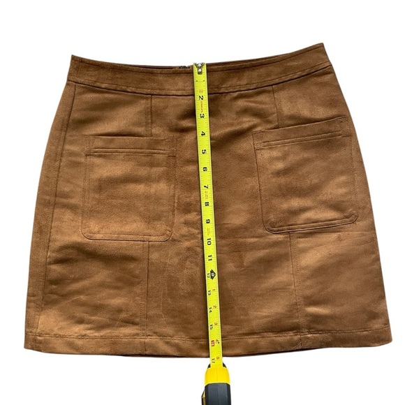 Old Navy Faux Suede Brown Mini Skirt with Pockets and Zipper Size 4 - Picture 5 of 5